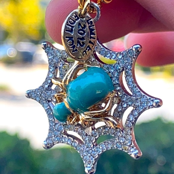 Juicy Couture GLOW IN THE DARK PAVE Spider Web Charm HALLOWEEN NEW TURQUOISE